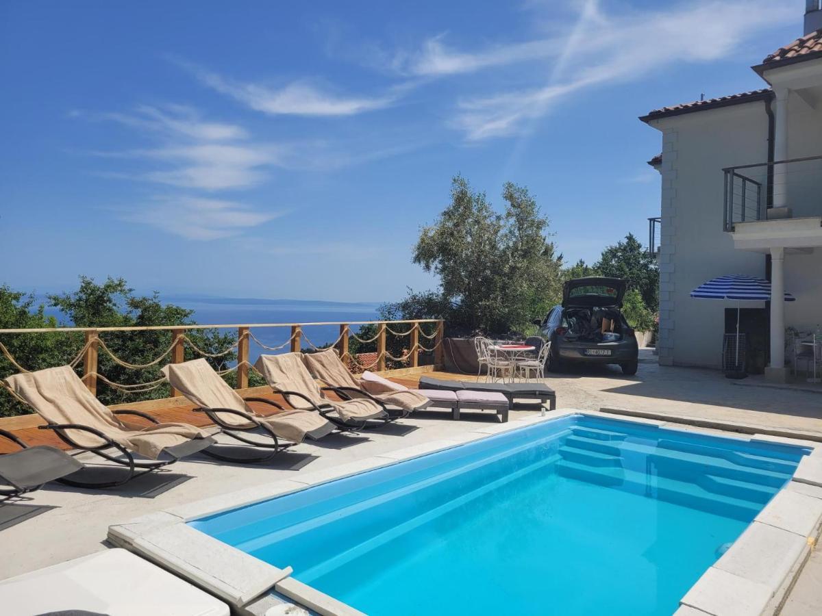 Ferienwohnung mit beheiztem Pool Kroatien Herbst und Winter Lovran Exterior foto